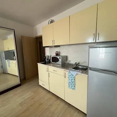 Sunny Island Studio Chernomorets